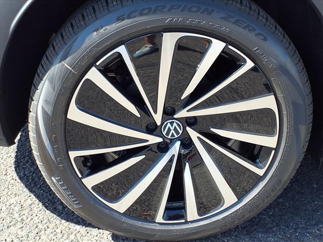 new 2025 Volkswagen ID.4 car, priced at $50,566