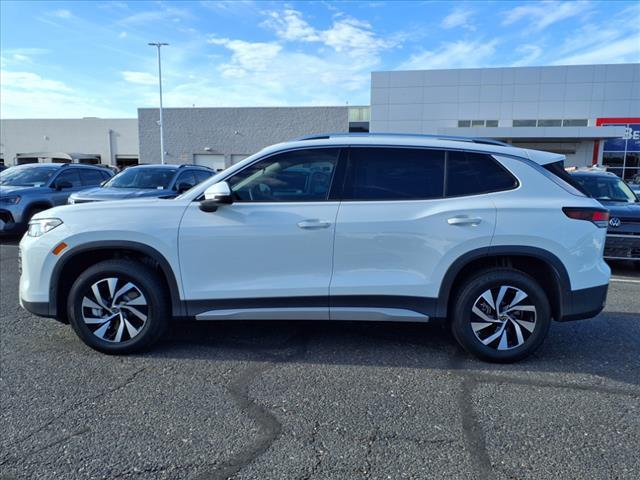 new 2025 Volkswagen Tiguan car, priced at $32,015