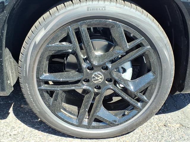 new 2025 Volkswagen Tiguan car, priced at $37,097