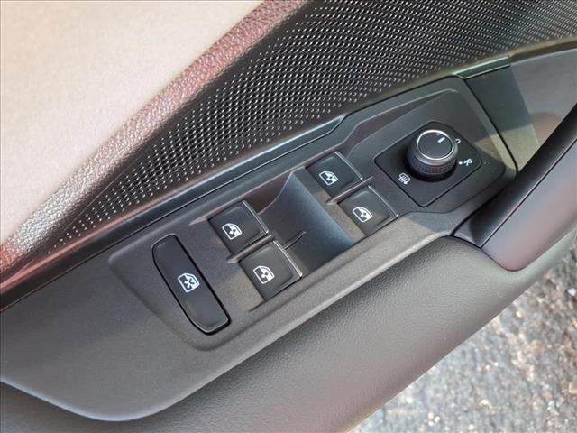 new 2025 Volkswagen Tiguan car, priced at $37,097