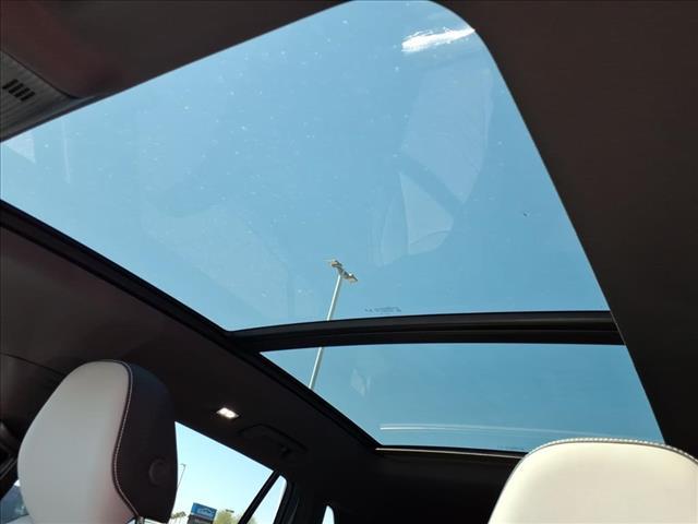 new 2025 Volkswagen Tiguan car, priced at $37,097