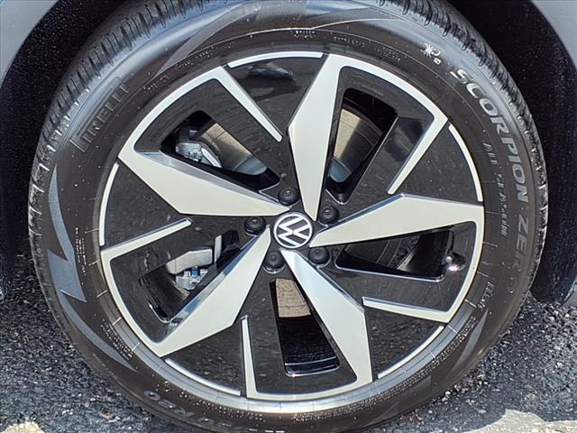 new 2025 Volkswagen ID.4 car, priced at $53,261