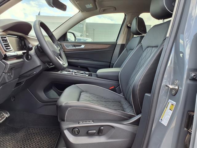 new 2025 Volkswagen Atlas car, priced at $55,189