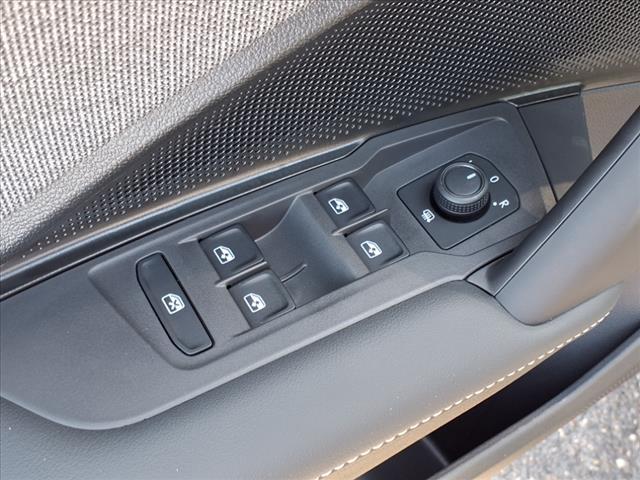 new 2025 Volkswagen Tiguan car, priced at $30,921