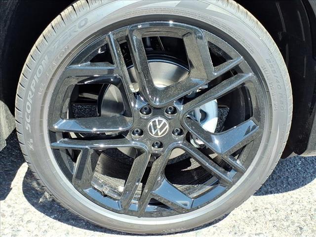 new 2025 Volkswagen Tiguan car, priced at $36,422