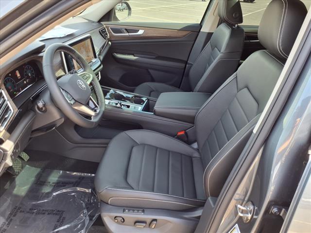 new 2025 Volkswagen Atlas car, priced at $49,534