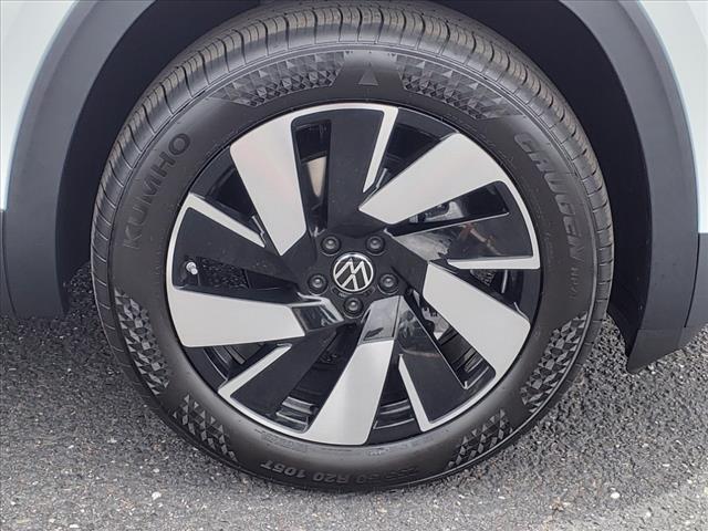 new 2024 Volkswagen Atlas Cross Sport car, priced at $45,180