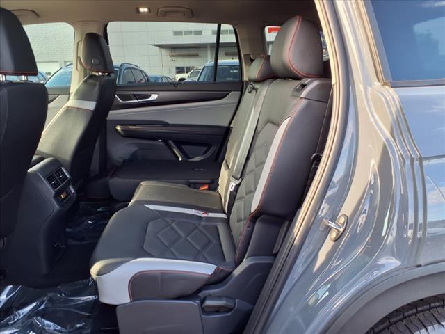 new 2025 Volkswagen Atlas car, priced at $47,214