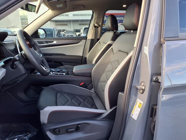 new 2025 Volkswagen Atlas car, priced at $47,214