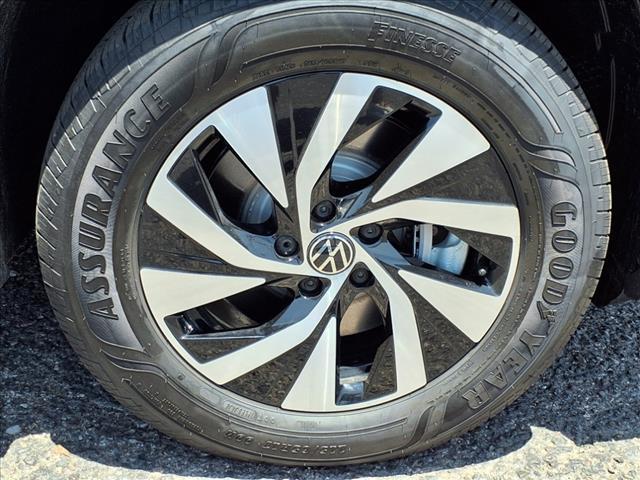new 2025 Volkswagen Tiguan car, priced at $33,121