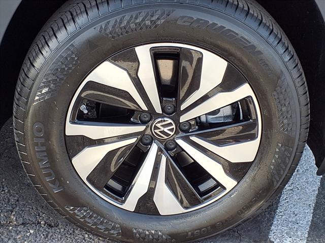new 2025 Volkswagen Atlas car, priced at $38,499