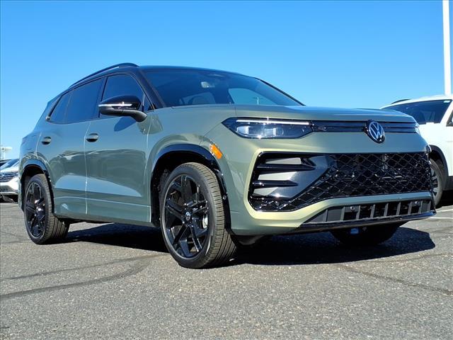 new 2025 Volkswagen Tiguan car, priced at $36,986
