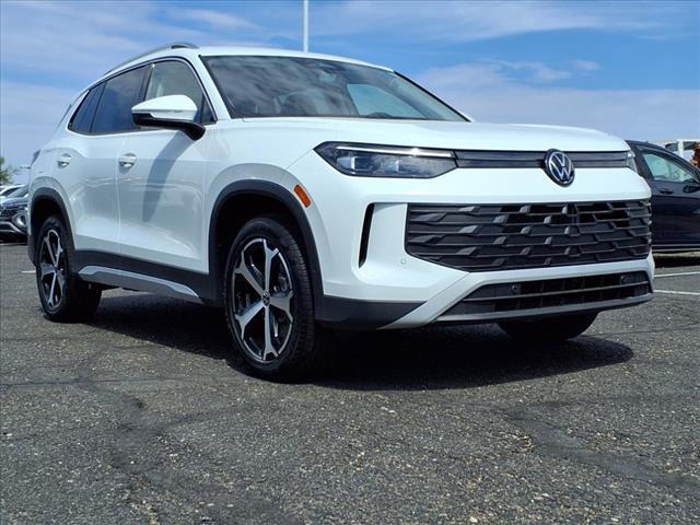 new 2025 Volkswagen Tiguan car, priced at $35,676