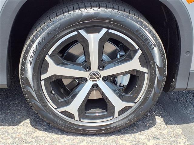 new 2025 Volkswagen Tiguan car, priced at $35,787