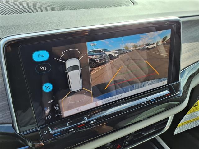 new 2025 Volkswagen Atlas car, priced at $56,189