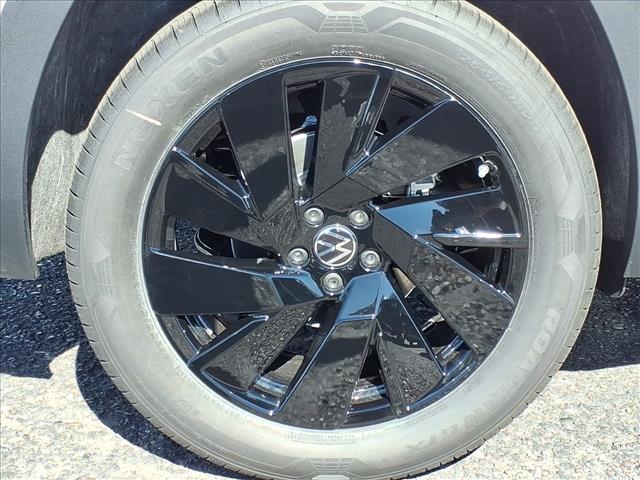 new 2026 Volkswagen Atlas Cross Sport car, priced at $44,750