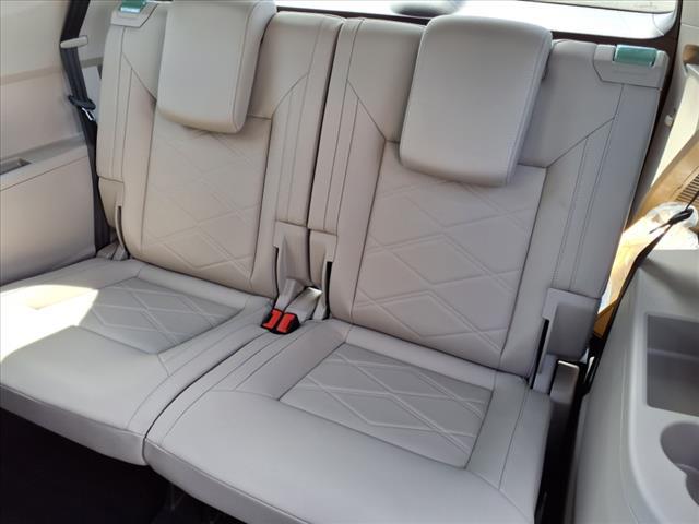 new 2025 Volkswagen Atlas car, priced at $43,116