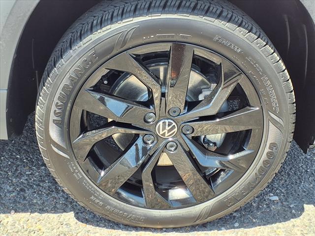 used 2024 Volkswagen Taos car, priced at $26,998