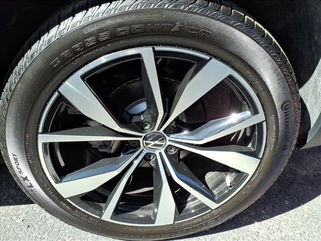 new 2025 Volkswagen Atlas Cross Sport car, priced at $50,951