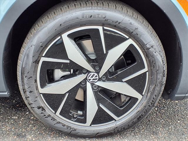new 2025 Volkswagen ID.4 car, priced at $53,666