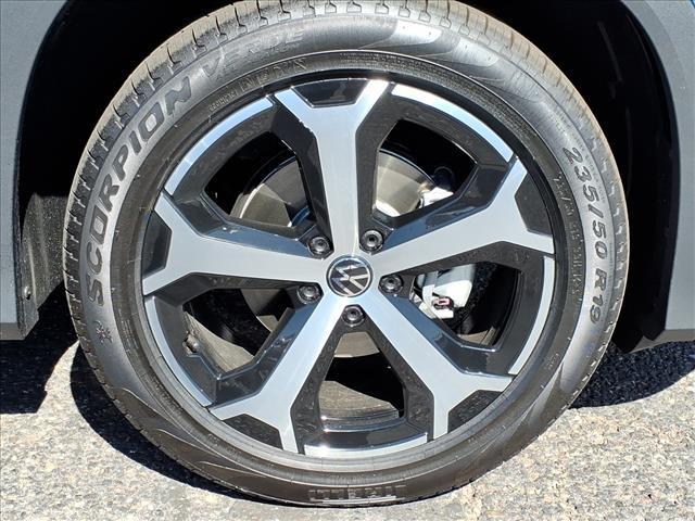 new 2026 Volkswagen Tiguan car, priced at $35,852