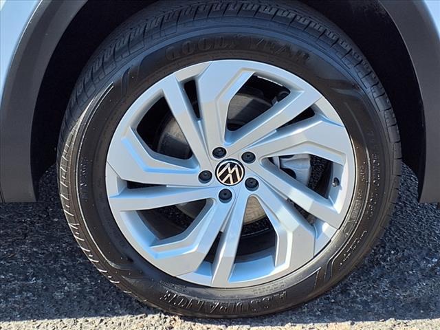 used 2023 Volkswagen Atlas car, priced at $30,998