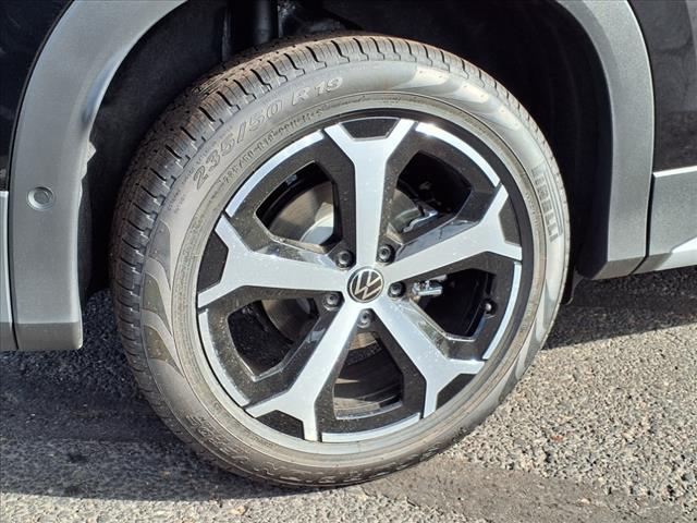 new 2025 Volkswagen Tiguan car, priced at $36,015