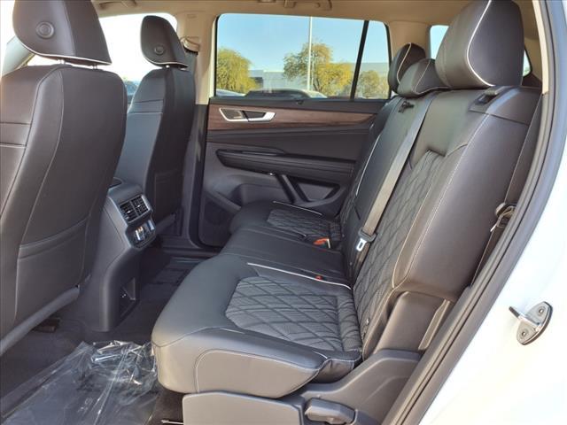 new 2025 Volkswagen Atlas car, priced at $54,494
