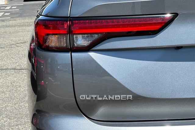 new 2024 Mitsubishi Outlander car, priced at $34,220