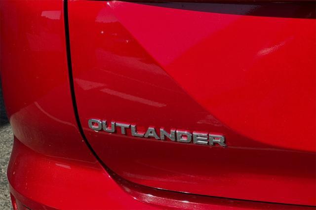 new 2024 Mitsubishi Outlander car, priced at $40,150