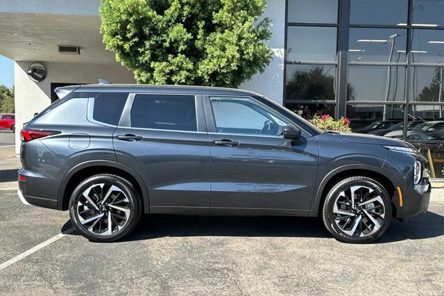 new 2024 Mitsubishi Outlander car, priced at $35,965