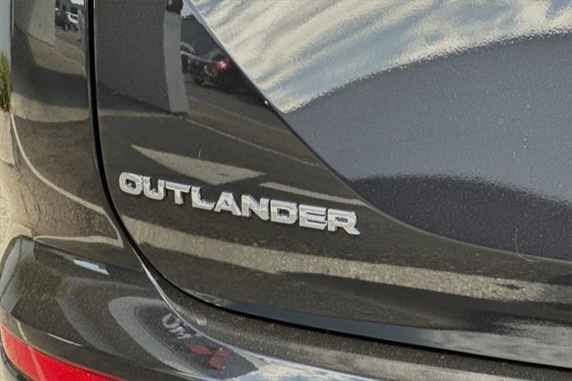 new 2024 Mitsubishi Outlander car, priced at $28,575