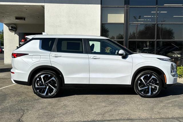 new 2024 Mitsubishi Outlander car, priced at $38,610