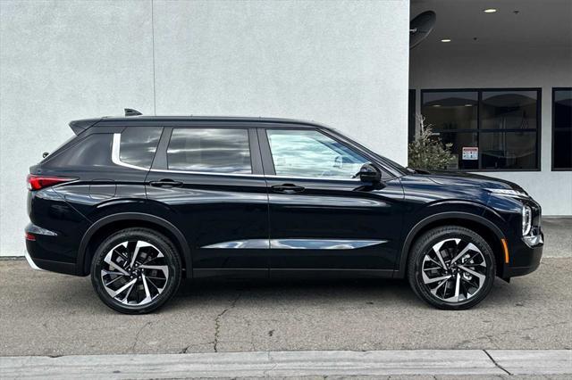 new 2024 Mitsubishi Outlander car, priced at $35,890