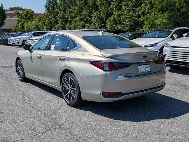 new 2025 Lexus ES 300h car, priced at $49,719