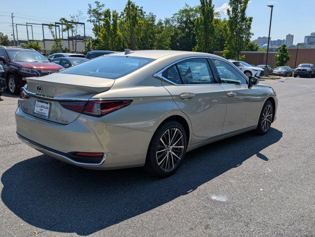 new 2025 Lexus ES 300h car, priced at $49,719