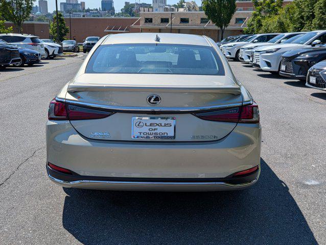 new 2025 Lexus ES 300h car, priced at $49,719