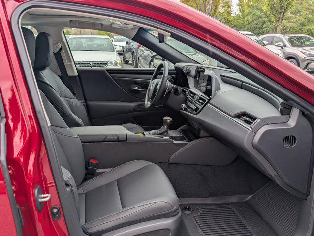 new 2025 Lexus ES 300h car, priced at $47,979