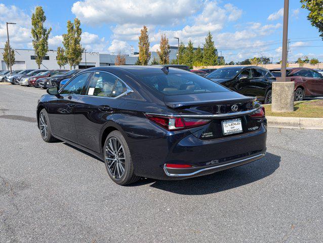 new 2025 Lexus ES 300h car, priced at $47,979