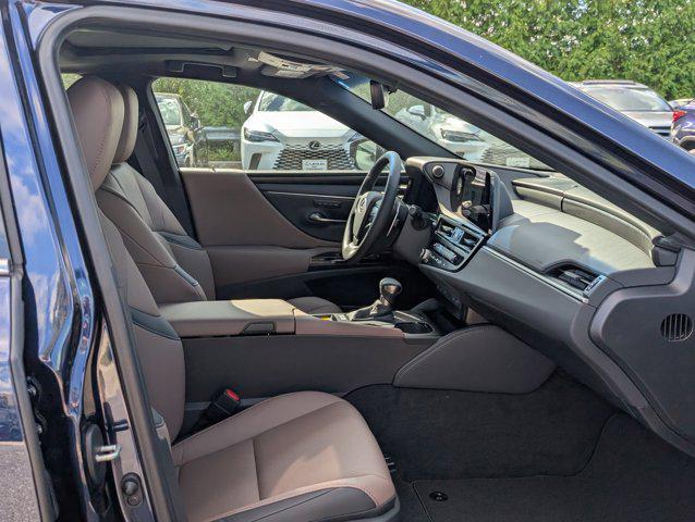 new 2025 Lexus ES 300h car, priced at $47,979