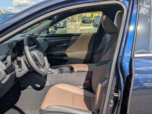 new 2025 Lexus ES 300h car, priced at $47,979