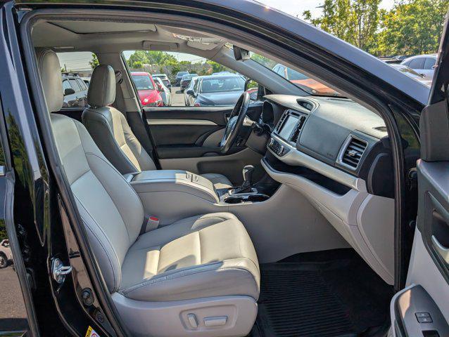 used 2019 Toyota Highlander car, priced at $26,794
