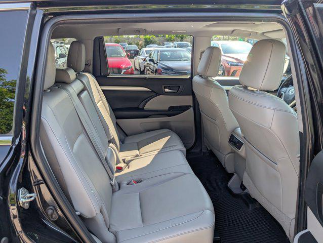 used 2019 Toyota Highlander car, priced at $26,794