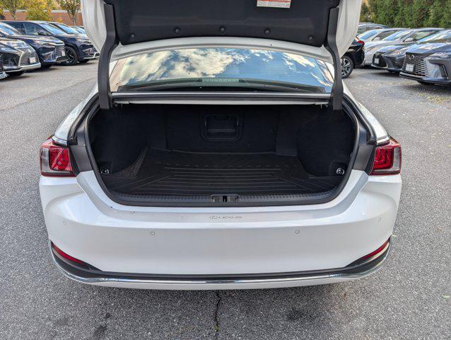 used 2021 Lexus ES 300h car, priced at $38,998