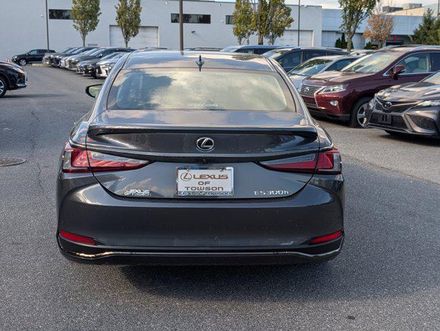 new 2025 Lexus ES 300h car, priced at $50,734