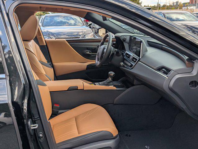 new 2025 Lexus ES 350 car, priced at $54,365