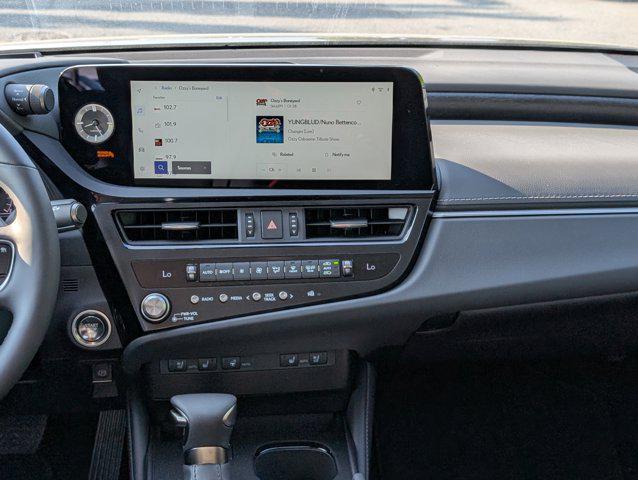 new 2025 Lexus ES 350 car, priced at $48,714