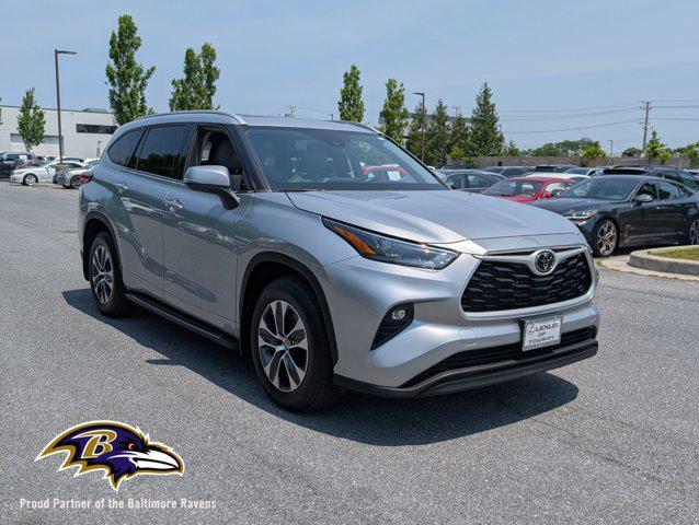 used 2022 Toyota Highlander car, priced at $35,988