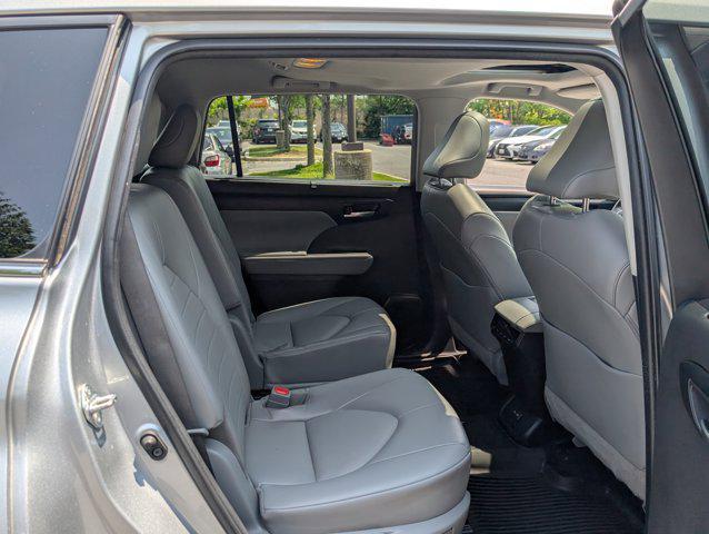 used 2022 Toyota Highlander car, priced at $35,988