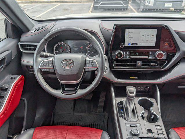 used 2023 Toyota Highlander car, priced at $39,929